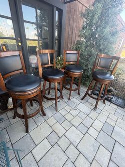 Swivel bar stool chairs