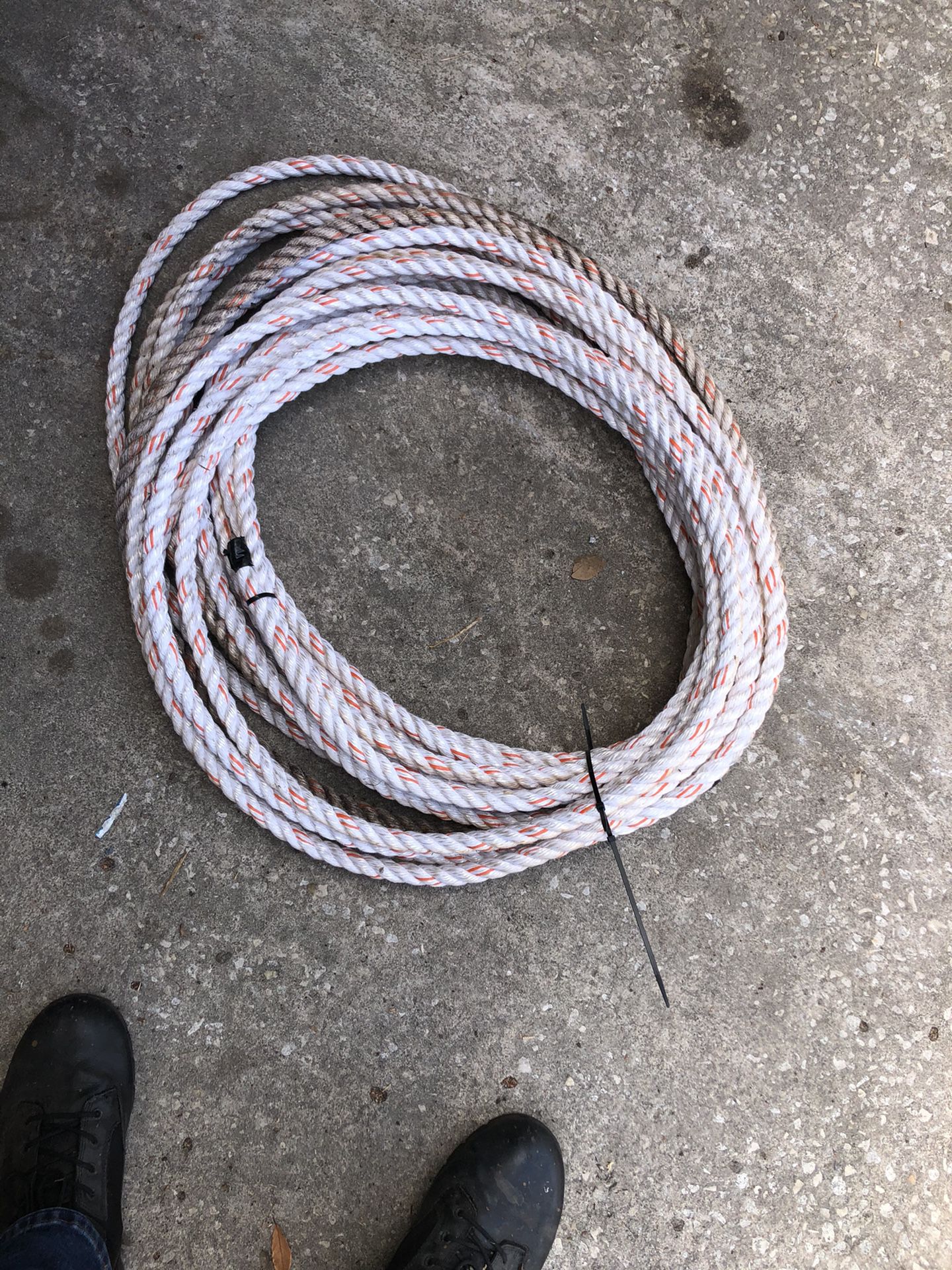 Photo 100 Foot Of 34 Inch Rope