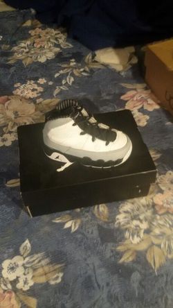 I am selling these because my daughter is big and can't fit these only wore twice they are a size 6