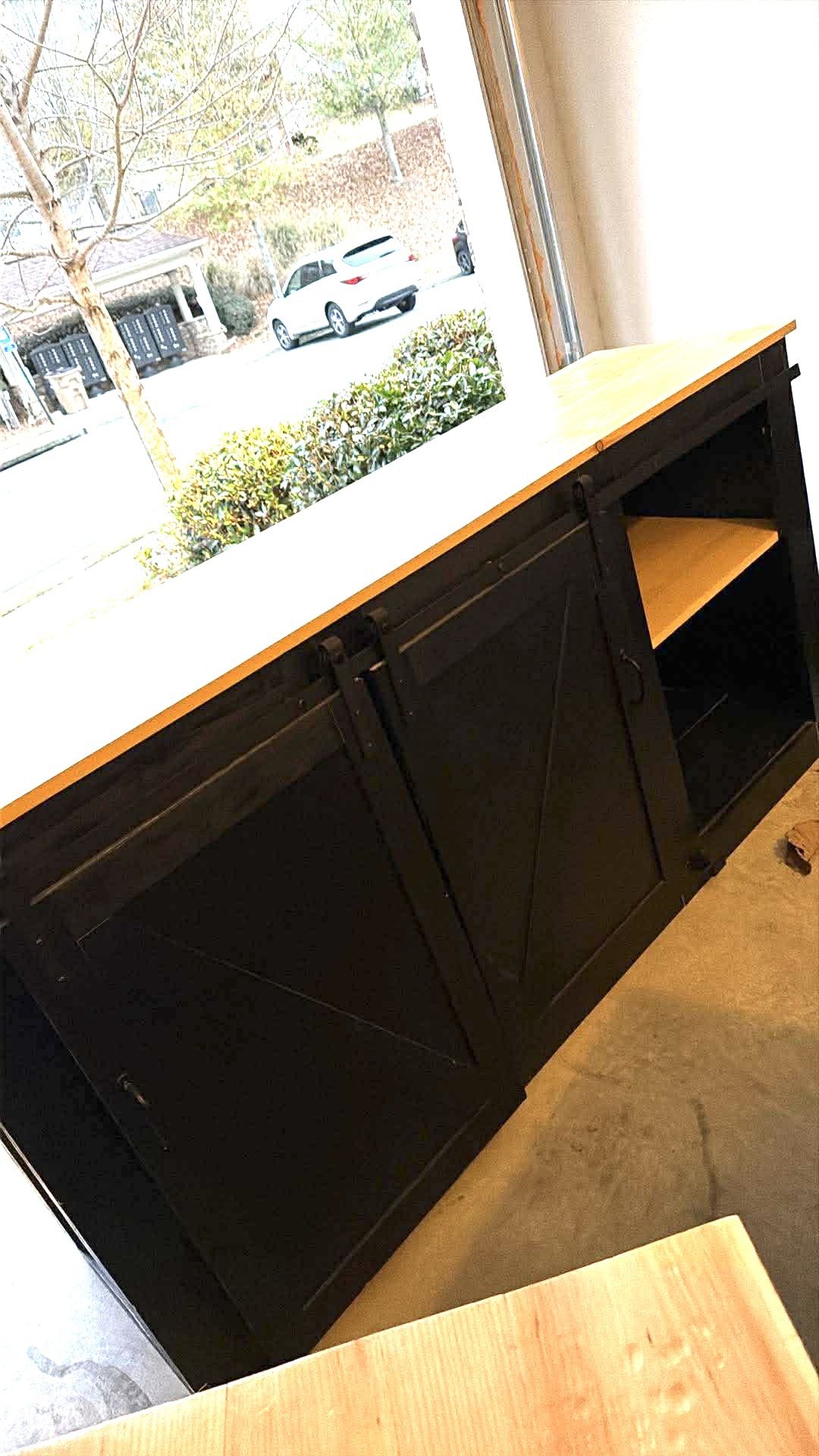 Beautiful and Solid Dresser And Nightstands