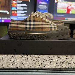 Burberry Shoes