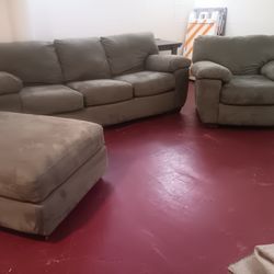 3pc Livingroom Set(Free Delivery In Stockton)