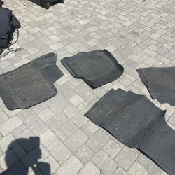 Rubber Floor Mats For A Ford Expedition. 