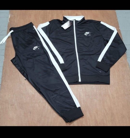 Nike Activewear Sweatsuit