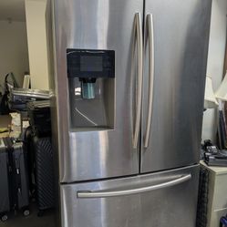 SAMSUNG French Door Refrigerator 24.6 Cu Ft