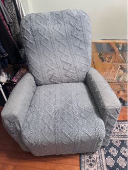 Reclining love seat and chair