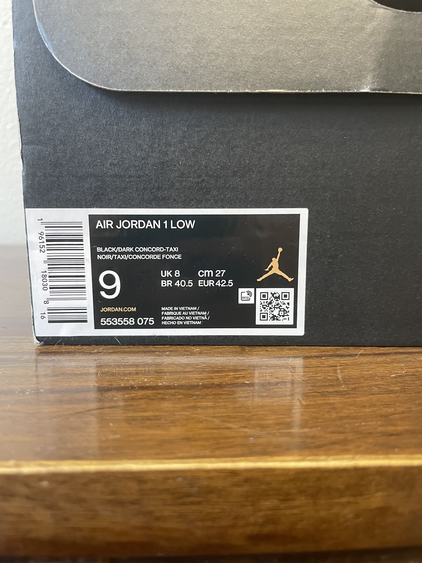 Air Jordan 1 lakers black