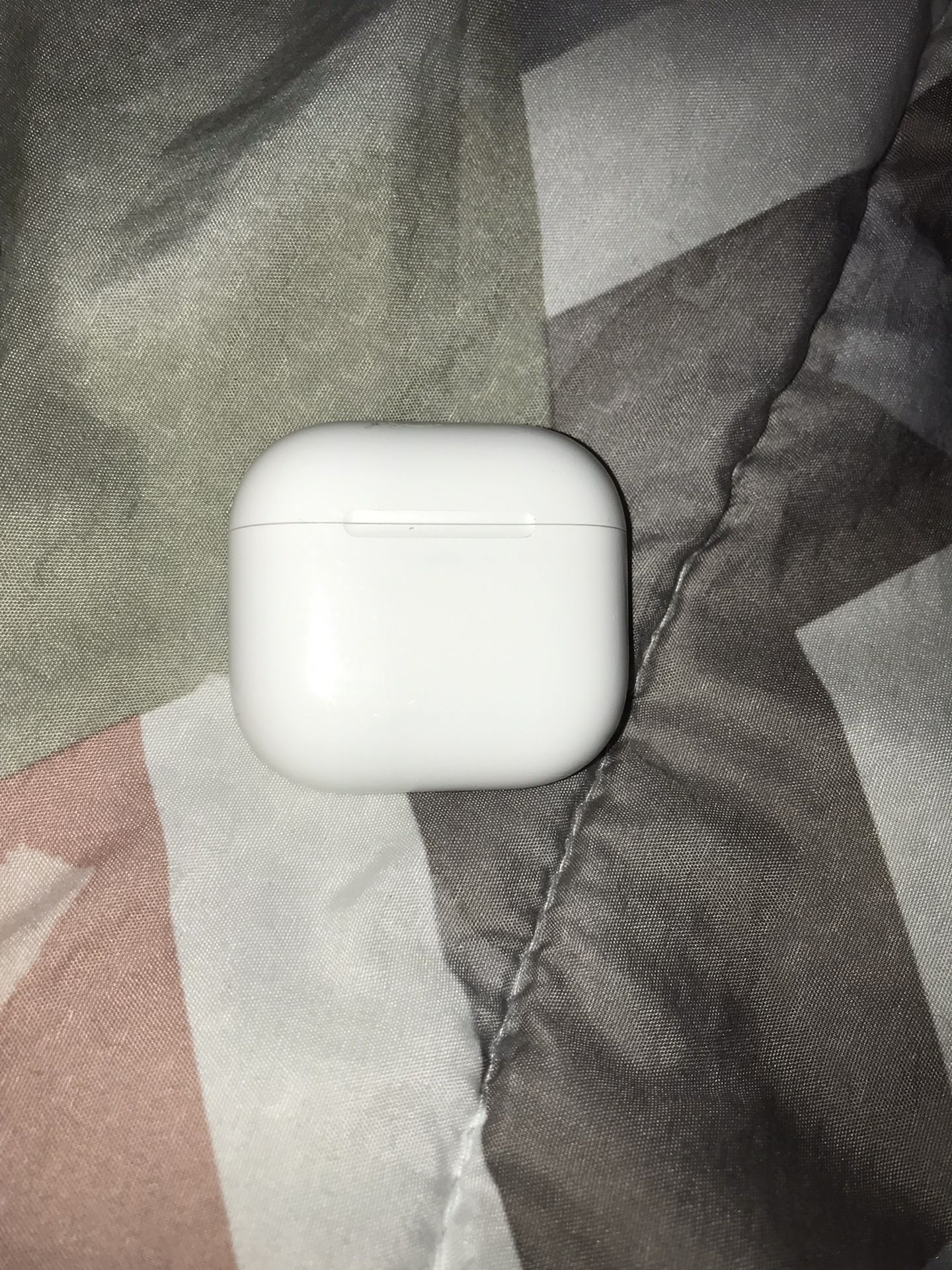 AirPods 4 White W/ Apple Care (Throw Me A Offer)