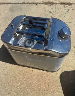 Gas tank