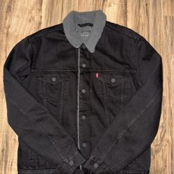 New Men’s Size Medium Levi’s Sherpa Jacket 