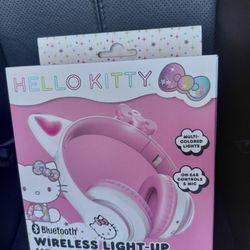 Hello Kitty Bluetooth Headphones 