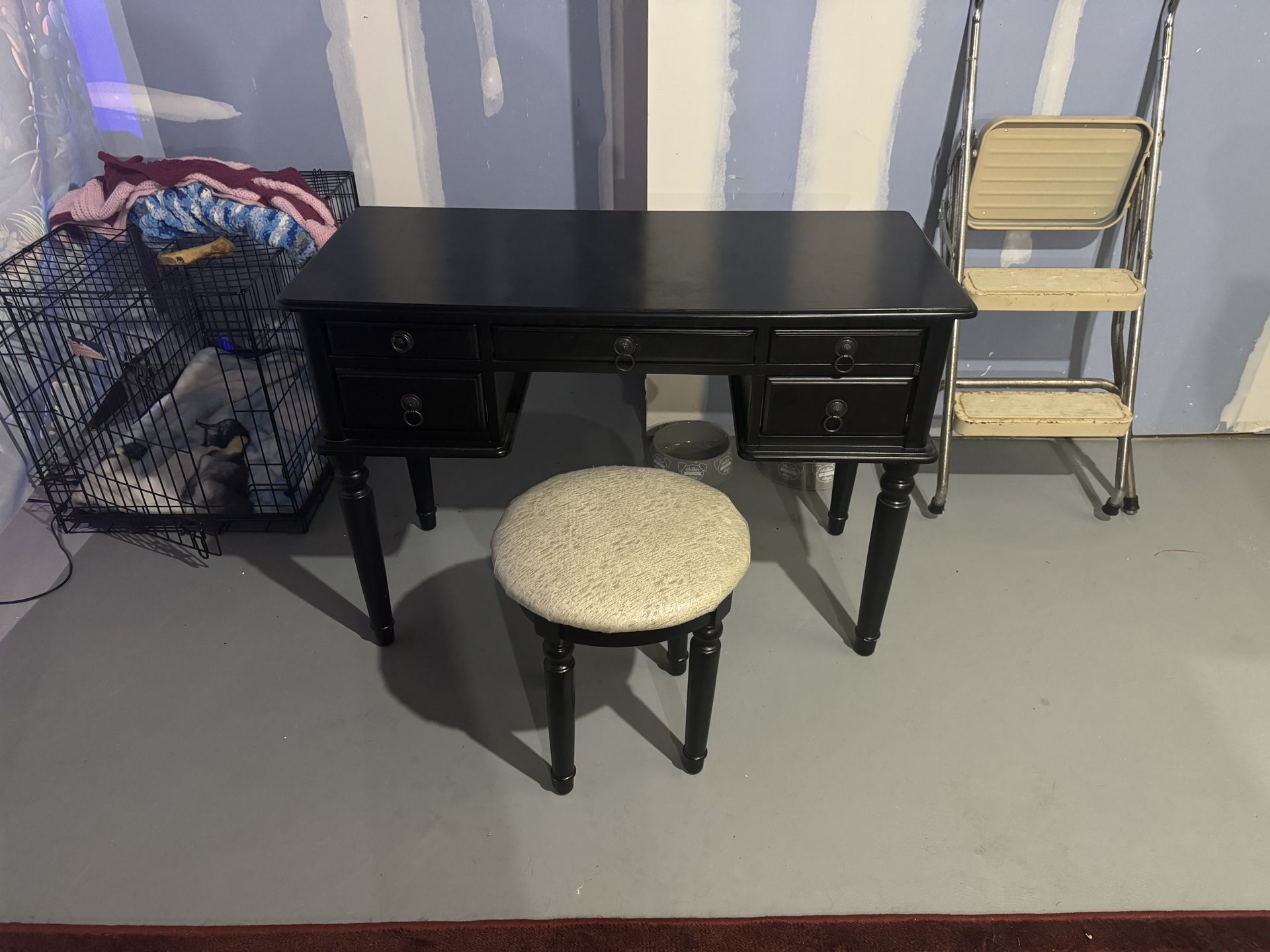 Makeup Table And Stool 