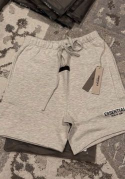 Light grey essential shorts