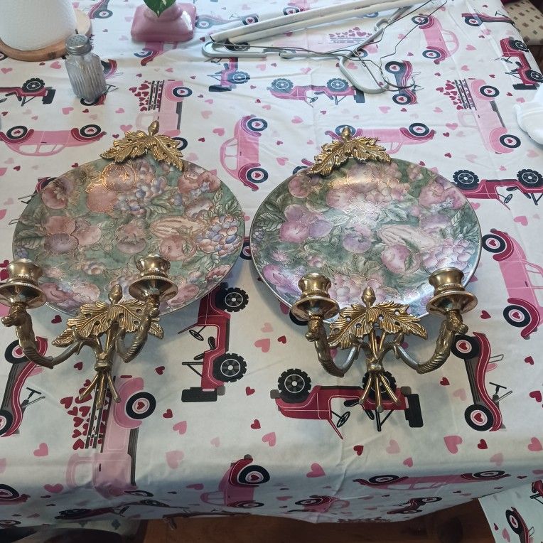 Two VERY UNIQUE COLORS  Plate  CANDLE HOLDERS WITH  SEA HORSES  REALLY NICE 