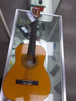 Classical Acoustic Guitar Natural Finish