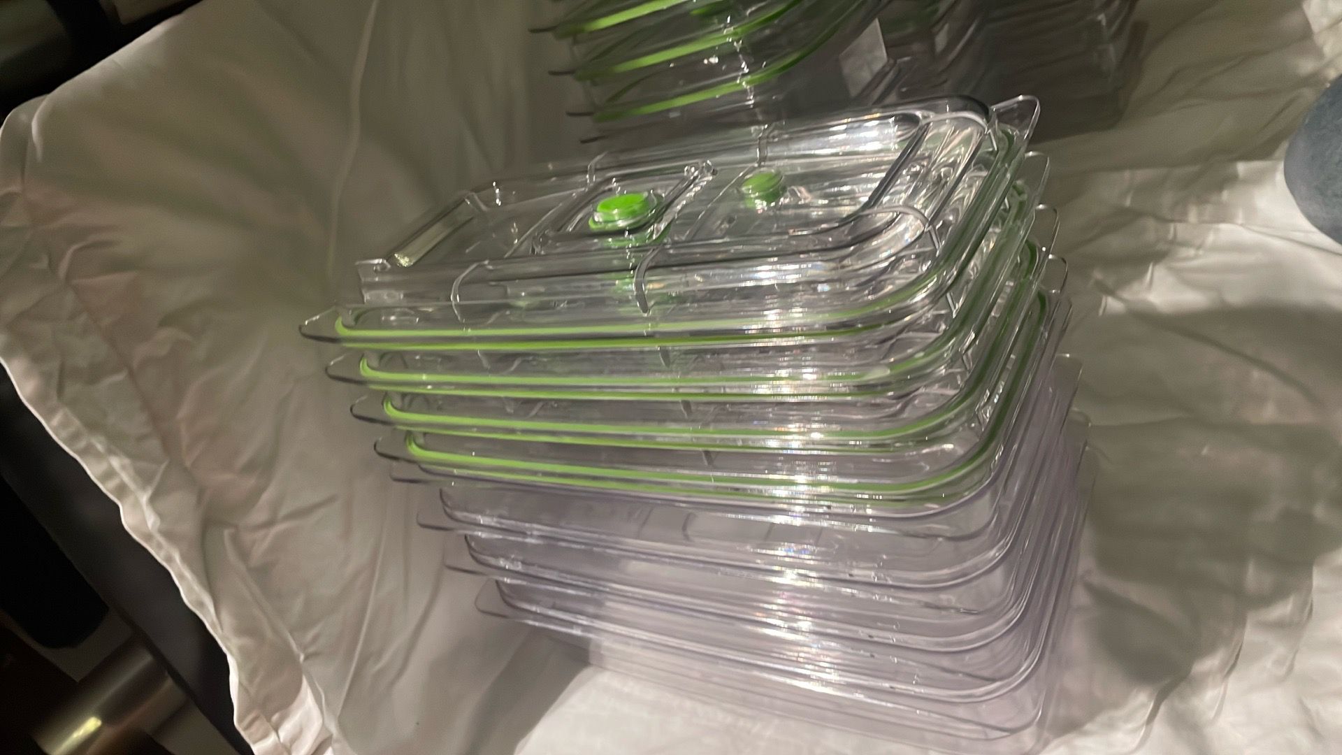 Food saver vacuum seal tupperware