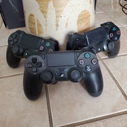Controllers Set Of 3 PS4