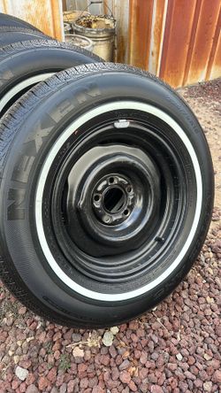 Brand new nexen tires 225/70R15 rims and hubcaps