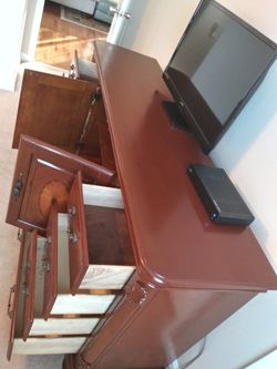 Dresser in Excellent condition