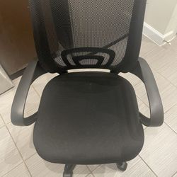 Ergonomic Mesh Office Chair – Black – Excellent Condition | Send Offer 