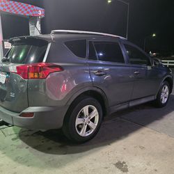 2014 Rav 4 XLE