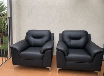 2 oversized chairs