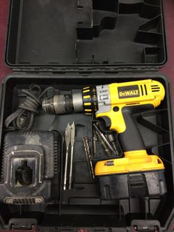 DEWALT 18V XRP CORDLESS HAMMER DRILL KIT + CASE + BITS HAMMERDRILL *