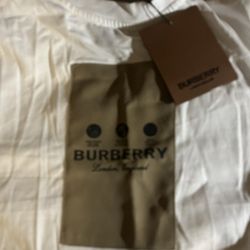 Br New Burberry tshirt men M.. NWT 