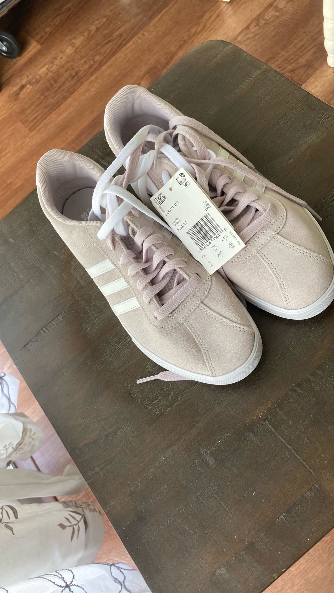 Adidas Courtset Tennis Women’s 9