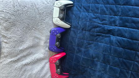 3 PlayStation 5 controllers (with drift but good to be fix)