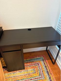 Small desk - great for school kids