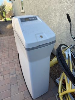 GE 40,000 grain capacity water softener, model GXSH40V