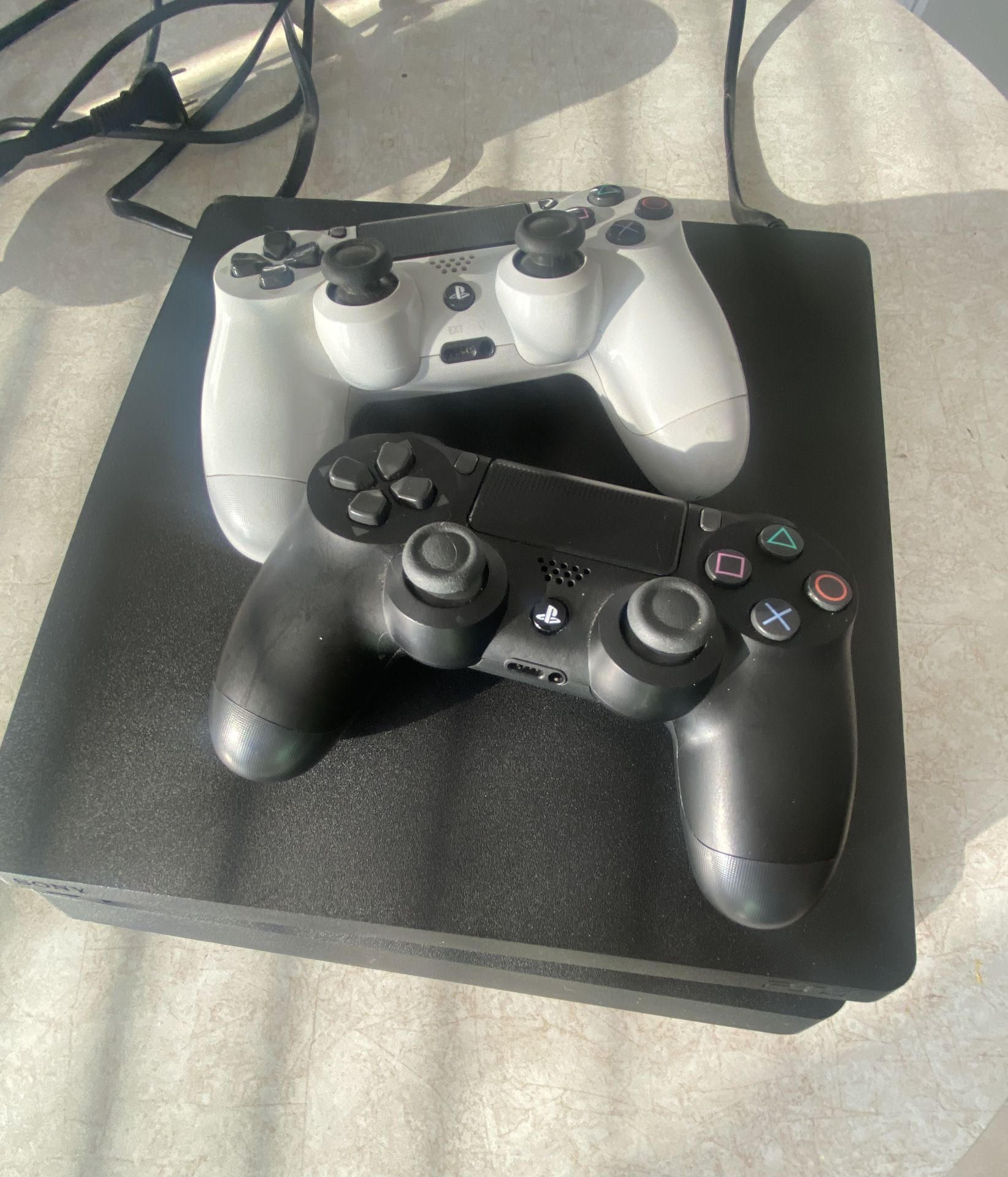 PS4 & Wireless Controllers 