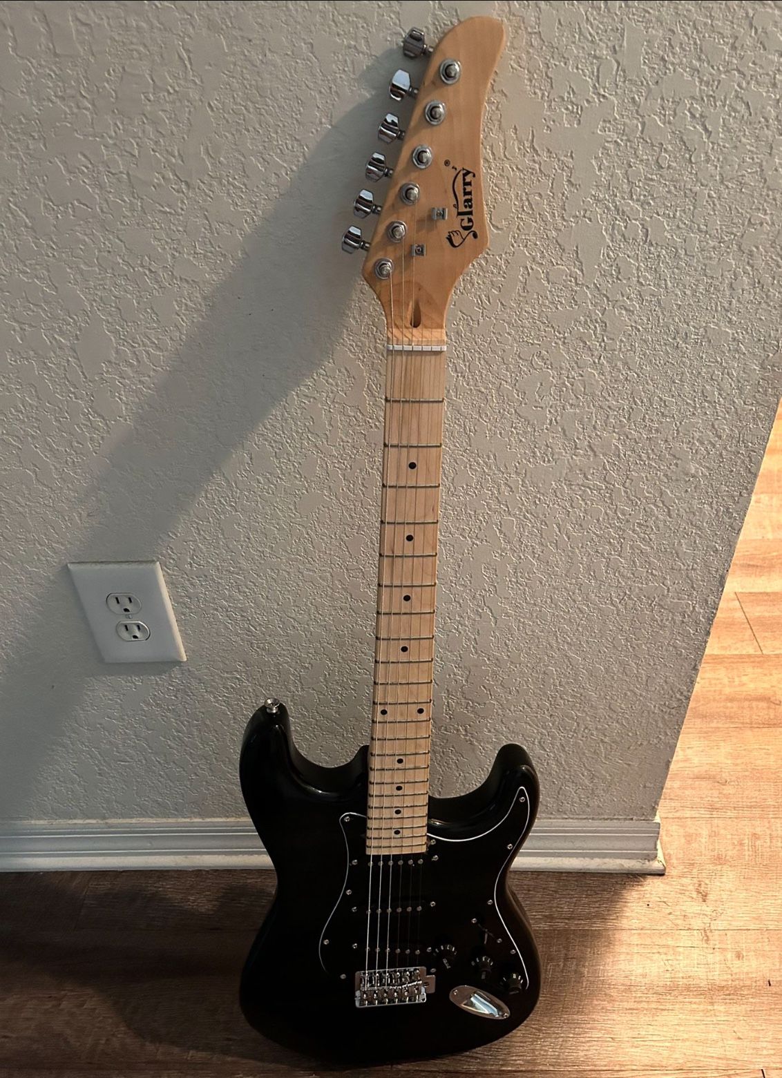 ELECTRIC GUITAR