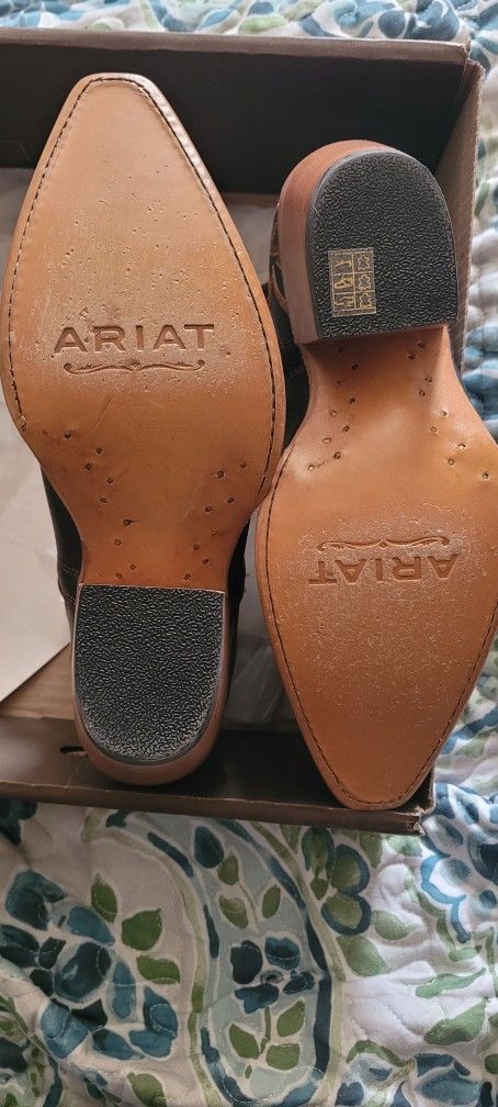 Ariat Dixon Booties  Size 8 New Boots