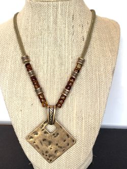 Premier designs gold tone necklace 24” inches #158