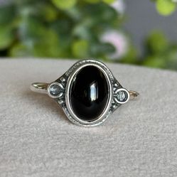 Black onyx Ring 💍  925 Sterling Silver size 7
