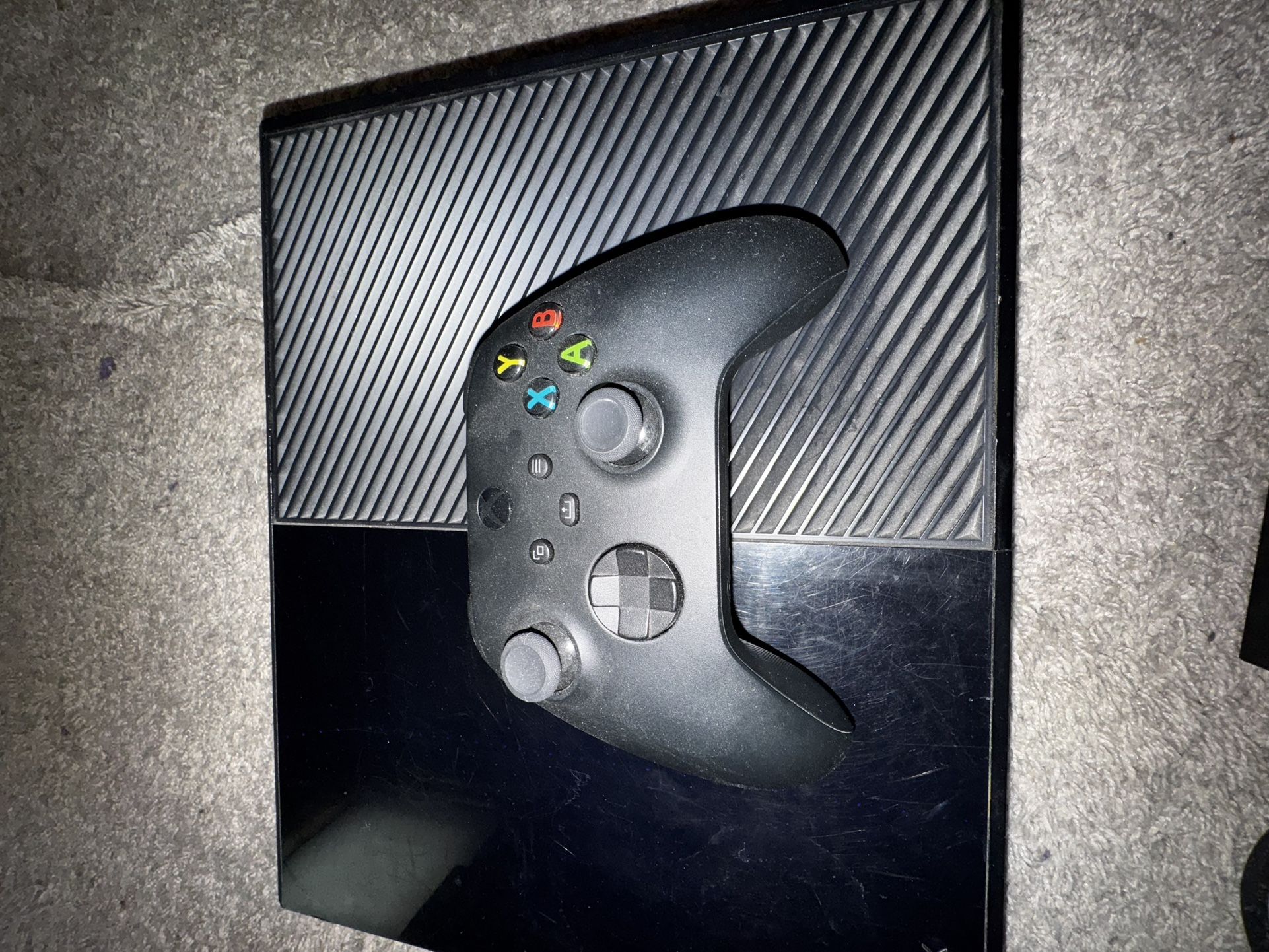 Xbox One With Controller And Logitech Mouse