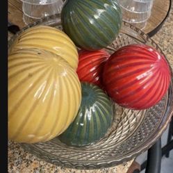 In Beautiful Like New Condition Textured Ceramic Balls (Set of 6)