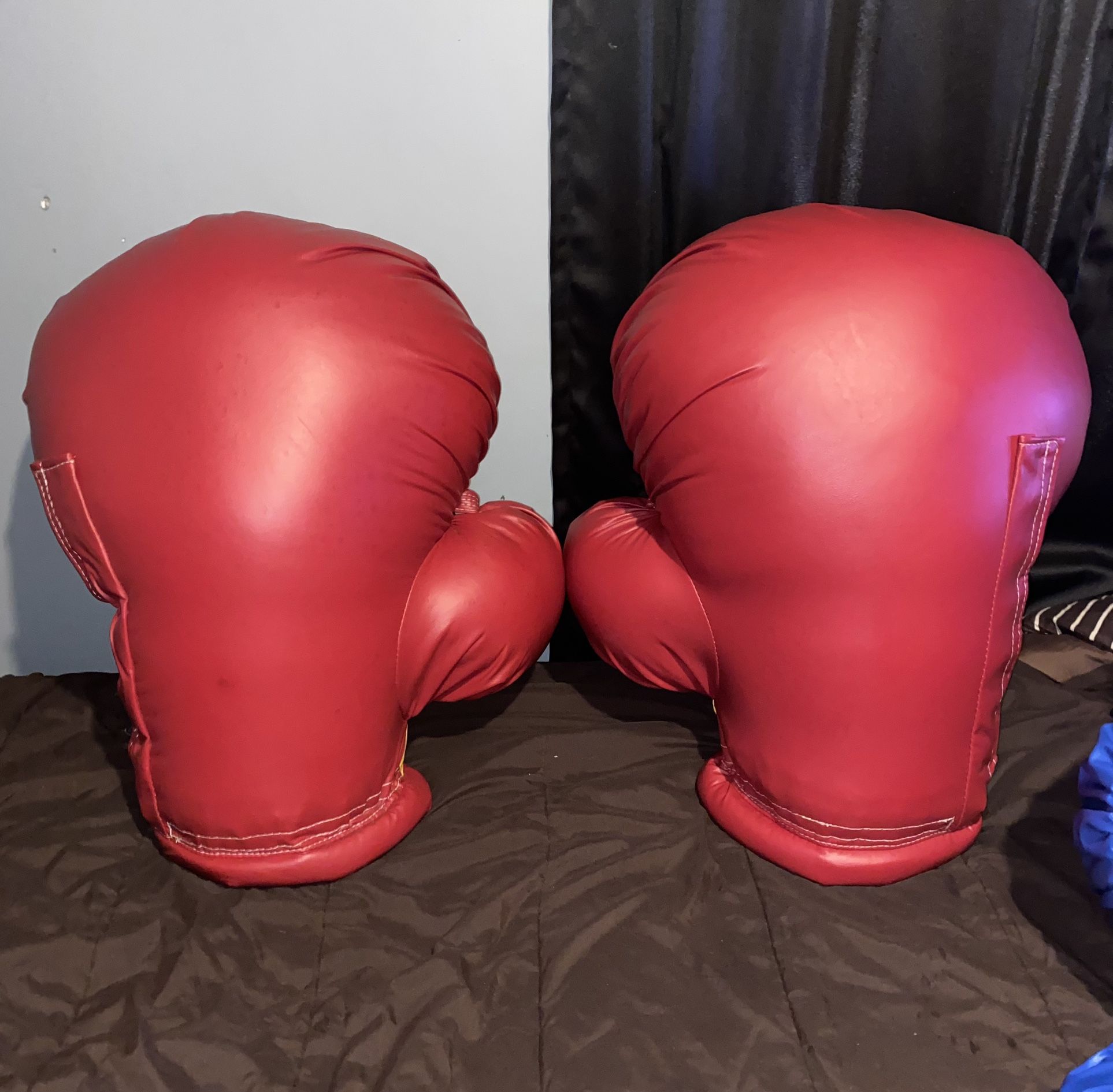 2 Pairs Of Huge Heavy Duty Boxing Gloves