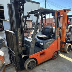 Forklifts Montacargas