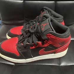 Jordan 1 Mid Bred Size 5.5y For Sale