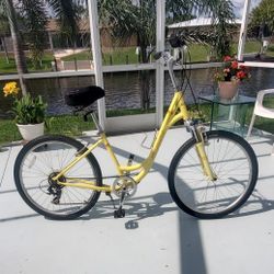 Specialized women bike
26inch Wheels  7speeds