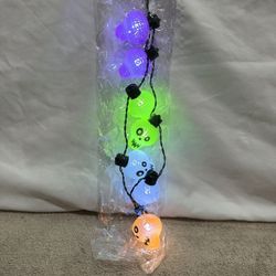 Halloween Skull head Light Up Necklace.