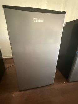 Midea 3.3 Cu Ft Compact Refrigerator – Silver
