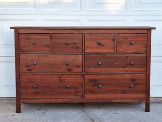 DRESSER