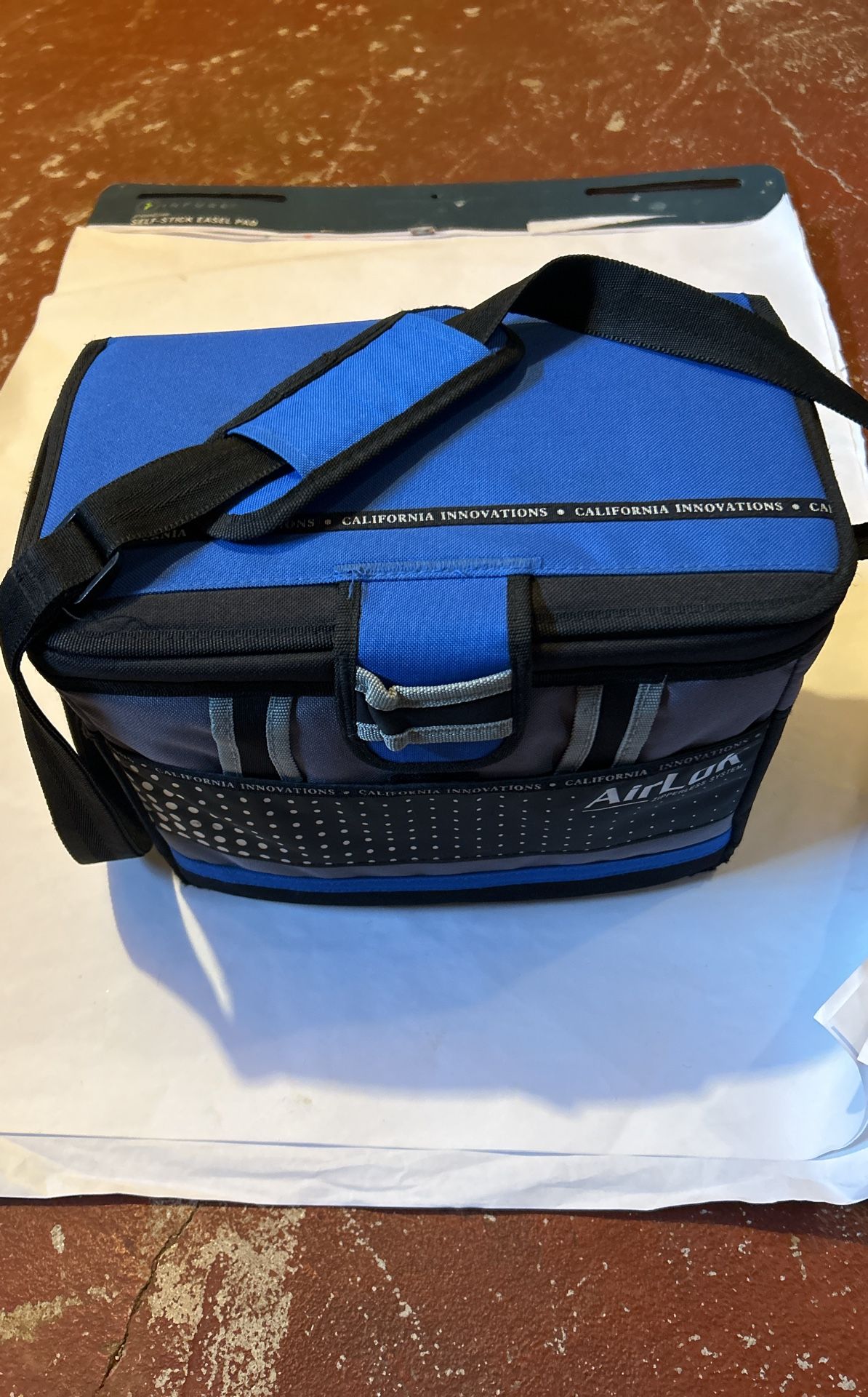 California Innovations AirLok Zipperless System cooler bag