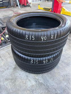 315/40r21 Two Seminew Pirelli Tires In Great Shape