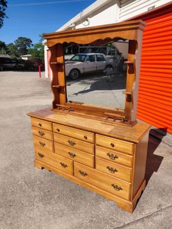 Elegant Long Dresser with 8 Drawers and Large Mirror Shelf Piece