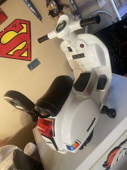 Kids Vespa Scooter, 3 Wheel Battery Powered Electric Motorcycle w/Training Wheels, Headlight